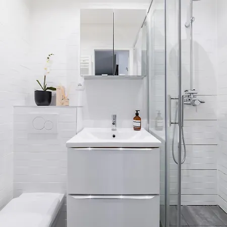 Cosy Batignoles Apartment Paris